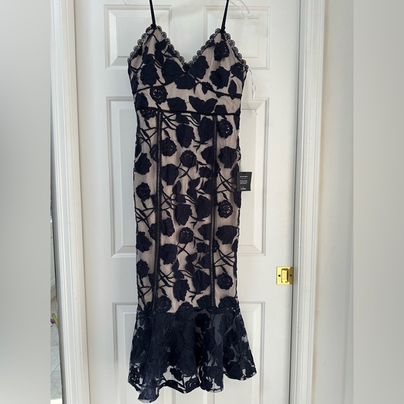 Lulus Alluring‎ Dream Navy Blue Floral Mesh Lace Trumpet Midi Dress New! Size L - Picture 2 of 8